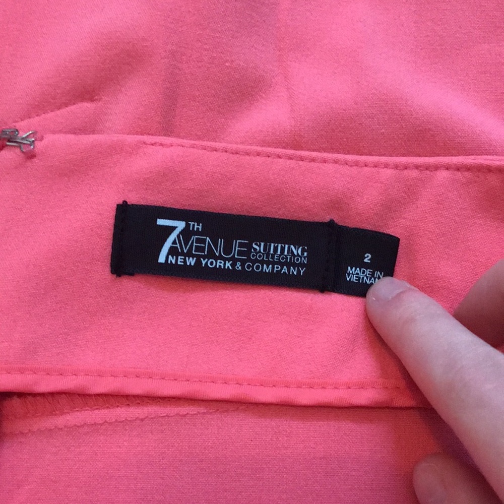 New York & Company 7th Avenue Suiting Collection midi coral size 2 skirt - Picture 5 of 5